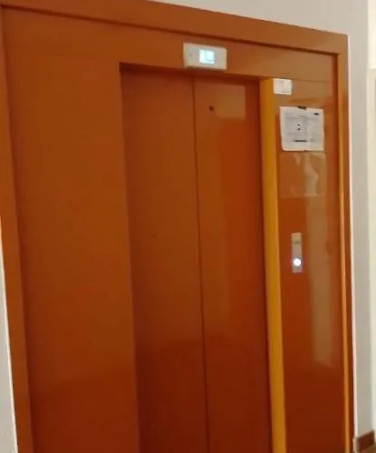 A La Semaine Ou Au Jour / Location Studio Meuble 30M²
